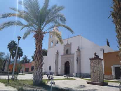 “Viesca es un pueblo con mucha historia”, afirma orgulloso Manuel de Jesús Lastra López, cronista oficial de esa localidad lagunera, quien el pasado martes visitó Torreón para una reunión que sostuvo la Asociación de Cronistas e Historiadores de Coahuila y Durango en las instalaciones del Archivo Municipal. (ARCHIVO) 
