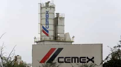 Cemex informó que sus ventas netas consolidadas aumentaron 25%, para ubicarse en 3 mil 855 millones de dólares. Mientras que el flujo de operación mejoró 39%, al situarse en 818 millones de dólares. Como resultado de lo anterior, la cementera reportó una utilidad neta de 270 millones de dólares, en comparación a una pérdida de 44 millones durante el mismo trimestre de 2020. (ESPECIAL) 
