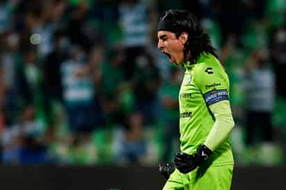 Para Guillermo Almada, el arquero albiverde Carlos Acevedo, debió ocupar el puesto bajo los tres postes del lesionado José de Jesús Corona en el Juego de Estrellas de la Liga MX ante la MLS, sin demeritar la trayectoria del “Patón” Guzmán. (ARCHIVO) 
