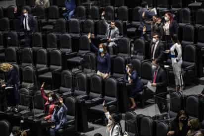 La Cámara de Diputados aprobó en lo general con 373 votos a favor, 71 en contra y 2 abstenciones el dictamen que reforma artículos transitorios del decreto en materia de subcontratación laboral. (EL UNIVERSAL)