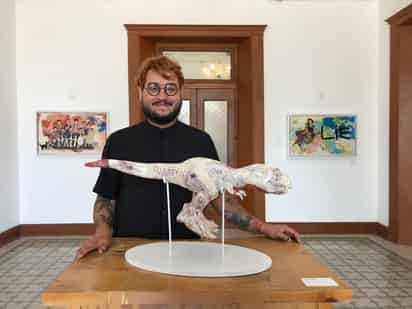 La pandemia por COVID-19 ha dejado rastros de creatividad y expresión, muestra de ello es la reciente exposición del artista lagunero Lorenzo Lugo McKelvain, titulada La arqueología de los gatos ancestrales, que actualmente se expone en la galería de la Casa de Cantera, en Torreón. (SAÚL RODRÍGUEZ)