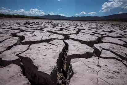 En la última década, los fenómenos naturales peligrosos relacionados con el agua aumentaron 9 por ciento en comparación con la década previa. La suma de eventos es cada vez más potente. Según un análisis de la Organización Meteorológica Mundial (OMM), cuyo Atlas sobre mortalidad y pérdidas económicas debido a fenómenos meteorológicos, climáticos e hidrológicos extremos (1970-2019) será presentado en septiembre, las sequías, tormentas e inundaciones encabezan la lista de los peores desastres naturales con alrededor de un millón y medio de fallecimientos. (ARCHIVO) 
 