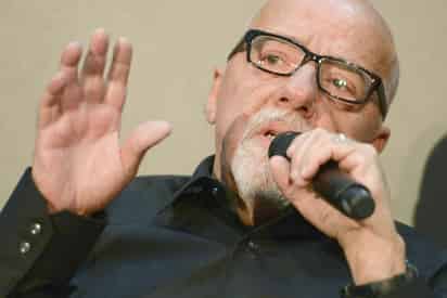 El escritor brasileño Paulo Coelho, uno de los autores más influyentes en la actualidad, celebra este martes 74 años de vida. (ARCHIVO)