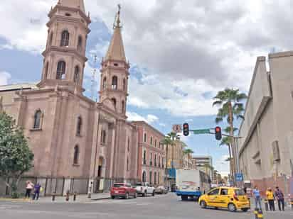 Se espera un ambiente cálido por la mañana y por la tarde cielo medio nublado a nublado.