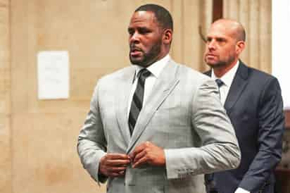 Después de varios retrasos, la primera fase del juicio por tráfico sexual del astro de la música R&B R. Kelly comenzó el lunes con la selección del jurado en Nueva York. (ESPECIAL)         
