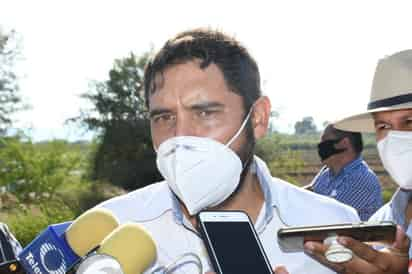 Antonio Nerio Maltos, titular de la Comisión Estatal de Aguas en Coahuila (CEAS), afirmó hoy lunes que el proyecto de “Agua Saludable para la Laguna” supone “grandes beneficios para toda la Laguna”, por lo que consideró necesario que se mantenga en marcha debido a la demanda y crecimiento poblacional en la Comarca Lagunera. (FERNANDO COMPEÁN)