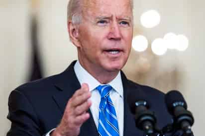 El presidente de EUA, Joe Biden, se reunió este lunes con su equipo de seguridad nacional, incluido el secretario de Defensa, Lloyd Austin, para tratar los 'esfuerzos en marcha' para la evacuación de estadounidenses y empleados locales de Kabul tras la toma de la capital afgana por parte de los talibanes. (ARCHIVO) 