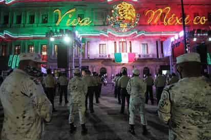 Por segundo año consecutivo, los festejos patrios se realizarán sin público. El gobernador de Coahuila, Miguel Ángel Riquelme pidió que la celebración se realizara en casa. (ARCHIVO)