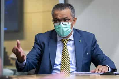 La injusticia en la distribución de vacunas contra la COVID-19 'es una vergüenza para la humanidad', afirmó hoy el director general de la Organización Mundial de la Salud (OMS), Tedros Adhanom Ghebreyesus, quien advirtió de que esta actitud puede prolongar la fase aguda de la pandemia por años. (ARCHIVO) 