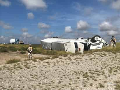 Se volcó una tracto camión de la empresa Transportes Mineros de Coahuila
