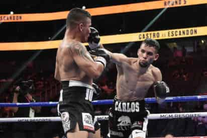 El púgil mexicoamericano Carlos Castro, conquistó el vacante título Pluma Continental de Las Américas, avalado por el Consejo Mundial de Boxeo (CMB), al noquear técnicamente en el décimo round al colombiano Oscar Escandón, en la Arena T-Mobile, de Las Vegas, Nevada.
