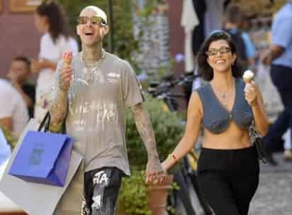 Esta semana, la 'pareja del momento', Kourtney Kardashian y Travis Barker sorprendieron a sus seguidores desde sus vacaciones en Venecia, Italia. 