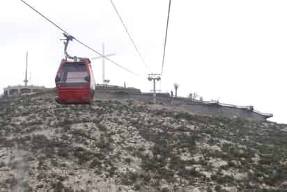 El servicio al público en el Teleférico de Torreón se reanudará el sábado en su horario habitual de 11:00 a 21:00 horas. (ARCHIVO)