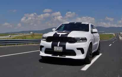 En Dodge saben su mercado, y esta camioneta apunta desde el primer momento a esos amantes del poder americano que desean lucir rudos en el camino. (ESPECIAL)