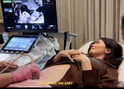 Con un tierno video en redes sociales, Kylie Jenner y Travis Scott anunciaron que esperan a su segundo bebé después de semanas de especulaciones entre medios de comunicación.