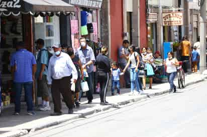 El cambio de Durango al color amarillo en el Semáforo de Riesgo Epidemiológico por COVID-19 da un respiro al comercio local, sin embargo, se debe privilegiar la salud y aspirar a llegar al color verde, consideró el representante en Durango de la Cámara Nacional de Comercio (Canaco), Mauricio Holguín Herrera. (ARCHIVO) 