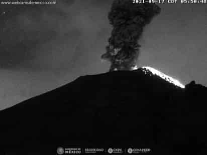 En las últimas 24 horas han habido seis explosiones, 95 exhalaciones y sismo volcanotectónico. (WEBCAMS MÉXICO)