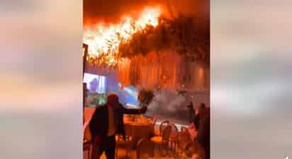 Será el próximo lunes cuando se den a conocer las sanciones que se aplicarán a los responsables del incendio ocurrido ayer viernes por la noche en el salón Fortana de Torreón, lugar en el que tuvo que suspenderse una boda luego de que un espectáculo de pirotecnia se saliera de control. (ESPECIAL)