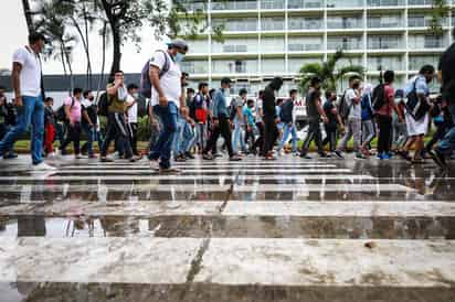 Anti-monumentos de su 43 compañeros desaparecidos fue vandalizado. (ARCHIVO)