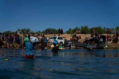 La presencia de los caribeños en Coahuila y el país es legal y son libres de transitar por la entidad. (EFE)