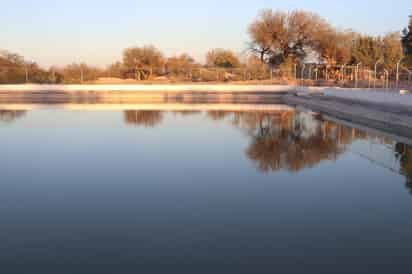 Después de muchos años, habitantes de varios ejidos alejados de San Pedro ya cuentan con agua para beber, pues hace unos días se les entregó un sistema purificador del líquido. (EL SIGLO DE TORREÓN) 
