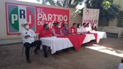 El presidente del Partido Revolucionario Institucional (PRI) en Durango, Arturo Yáñez Cuéllar, aseguró que el gobierno de Morena desapareció a Durango del mapa del país al no incluirlo en el Plan Nacional de Desarrollo y ante una reducción del estado de más del 50% en el Ramo 33.
