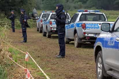 El ministro polaco de Exteriores, Mariusz Kaminski, aseguró hoy lunes que 'la situación en la frontera entre Polonia y Bielorrusia es muy peligrosa, con la tensión muy alta' y acusó a Minsk de provocar a la Guardia Fronteriza con amenazas y disparos al aire. (ARCHIVO) 
