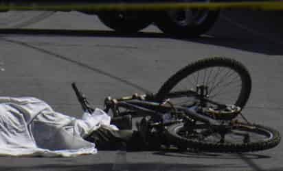 Cerca de la bicicleta quedaron los proyectiles calibre 38, además de dos balas sin detonar. (ARCHIVO)