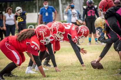 Con la participación de cinco equipos y gran muestra de entusiasmo por parte de todos los involucrados, el pasado fin de semana se puso en marcha la primera temporada de la Liga Femenil de Futbol Americano Equipado (LIFFAE) de Durango, que tiene como sede el estadio San Fernando, de Ciudad Lerdo. (ARCHIVO)