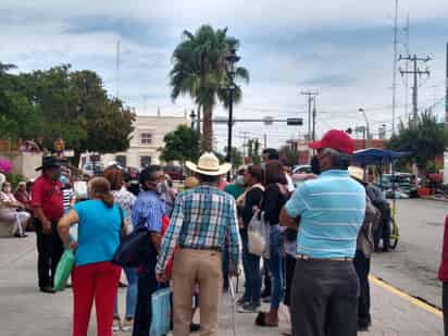 Se entregan debido a que los anteriores perdieron vigencia. (ARCHIVO)