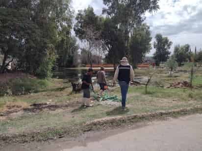 Aseguran en Simas que en 48 horas desalojarán el agua sucia. (EL SIGLO DE TORREÓN / Mary Vázquez)