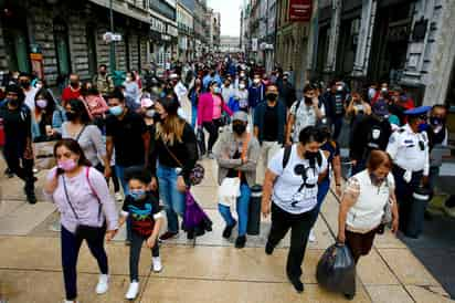 Llama a rechazar presunciones sobre la 'inmunidad de rebaño'. (ARCHIVO)