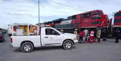 Percance paralizó por unos minutos el tráfico en el sector. (EL SIGLO DE TORREÓN)