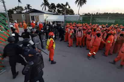 Luego de que esta mañana trabajadores de ICA Flour, que fueron contratados para la construcción de la Refinería de Dos Bocas, denunciaron agresiones en su segundo día de paro de labores, la Guardia Nacional informó que no participa en ningún operativo relacionado en la obra de Tabasco. (ARCHIVO) 