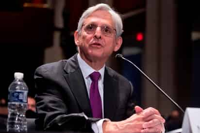 El fiscal general de Estados Unidos, Merrick Garland, defendió este jueves la investigación del Departamento de Justicia estadounidense del 'intolerable asalto' al Capitolio del pasado 6 de enero, en el que murieron cinco personas, después de que legisladores republicanos hayan criticado esas pesquisas. (EFE) 
