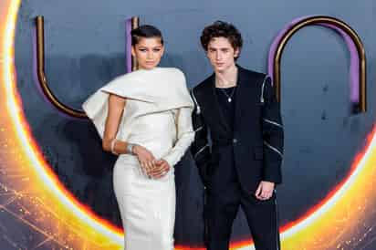 Los protagonista de la película Dune, Timothée Chalamet y Zendaya, han estado promocionando el proyecto de ciencia ficción en diferentes medios, en una de sus visitas fueron a Buzzfeed, en donde respondieron un quiz rápido en donde tenían que demostrar que tanto se conocen el uno al otro. 
