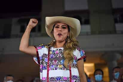 Esta mañana de viernes fue vulnerada la cuenta de WhatsApp de la gobernadora de Guerrero, Evelyn Salgado, así lo informó en su cuenta de Facebook. (ARCHIVO) 