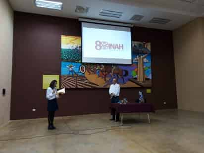 En el marco del 13o. aniversario del Museo del Algodón, Francisco Aguilar, delegado en Coahuila del Instituto Nacional de Antropología e Historia (INAH), ofreció una conferencia durante la mañana de este martes sobre la participación de esta dependencia federal en el tema del patrimonio cultural coahuilense. (SAÚL RODRÍGUEZ / EL SIGLO DE TORREÓN) 
