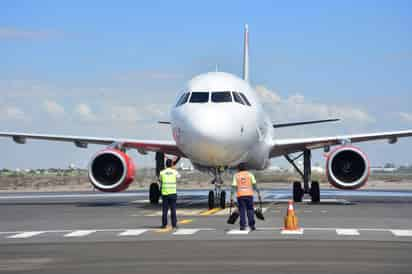 Juan Carlos Zuazua, director general de Viva Aerobus, dijo que están en trabajo permanente con la Secretaría de la Defensa Nacional viendo la evolución de la construcción y el desarrollo tanto del aeropuerto como del espacio aéreo. (ARCHIVO) 