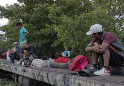 Sufren robos, violaciones, reclutamiento de niños y jóvenes para el crimen organizado o las mujeres son secuestradas con fines de trata. (ARCHIVO)