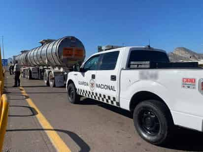 En Lerdo aseguran tráiler con 66 mil litros de combustible de procedencia ilícita. (EL SIGLO DE TORREÓN)