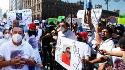 A poco más de una semana de la muerte de Octavio Ocaña, actor de Vecinos, su familia encabezó una marcha en la Ciudad de México; no hubo celebridades.  (ESPECIAL) 