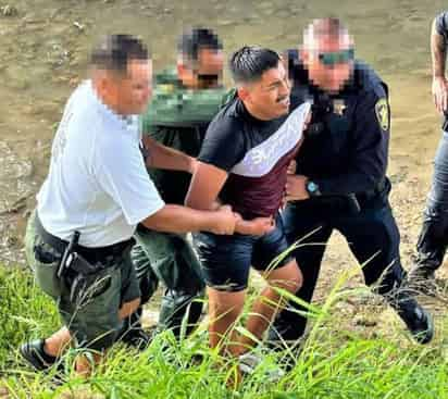 José Francisco Paz Ruiz de 23 años quiso escapar a México nadando por el río Bravo. (ESPECIAL)