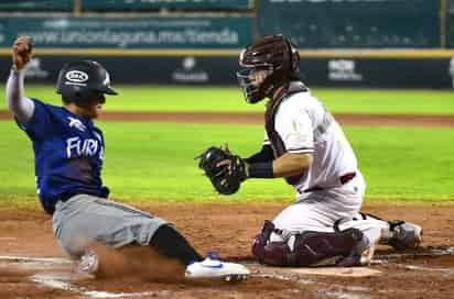 Un maratónico juego, se vivió anoche en el estadio de beisbol de la Revolución, donde solamente resta un juego de la Liga Invernal. (ESPECIAL)