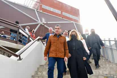 Al ser cuestionado en la Comarca Lagunera respecto a las acciones de administración pública. (FERNANDO COMPEÁN)