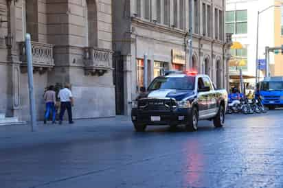 La Policía Municipal de Torreón, pone a disposición la línea de atención inmediata en el teléfono 87 17 29 00 99 y por whatsapp a través del 87 14 09 49 65. 
