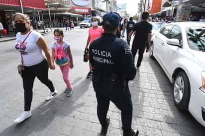 Refuerzan la vigilancia de la Policía de Torreón ante la inminente entrega de aguinaldos. (ARCHIVO)