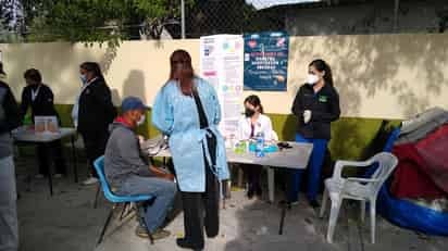 Durante la citada feria se llevan a cabo la detección de enfermedades crónico degenerativas como día eres, hipertensión, sobrepeso e inclusive, se contaron con pruebas rápidas para la detección de Hepatitis C.