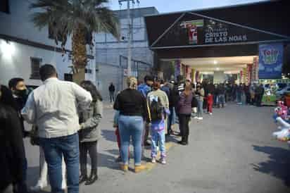 Gran afluencia ha registrado el Teleférico de Torreón desde el pasado lunes, esto dentro de la inauguración del Parque Ecológico del Cristo de las Noas.

