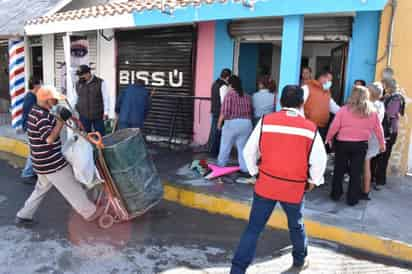 El director de Protección Civil y Bomberos del Ayuntamiento, José Abraham Palacios Cedillo, explicó que el accidente se debió al deterioro en el sistema de conexión del contenedor de combustible.

